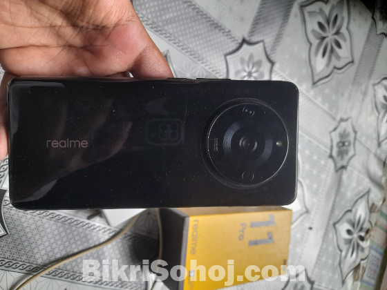 realme 11 Pro.